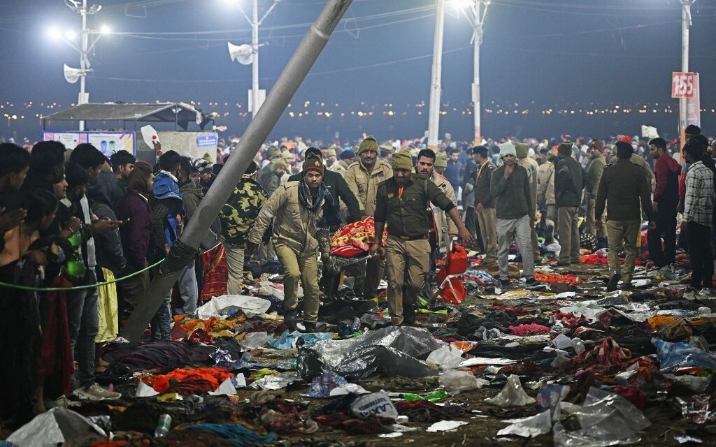 Estampida humana deja varios muerto en India