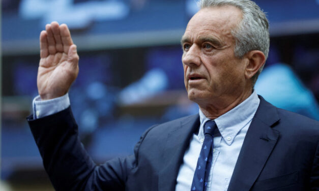 Robert Kennedy Jr. es el nuevo secretario de Salud de Estados Unidos.