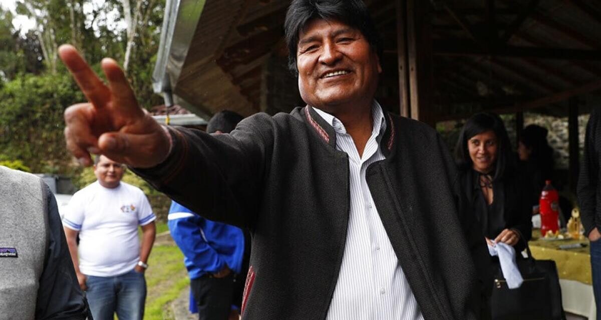 Evo Morales renuncia al MAS y anuncia candidatura presidencial con otro partido.