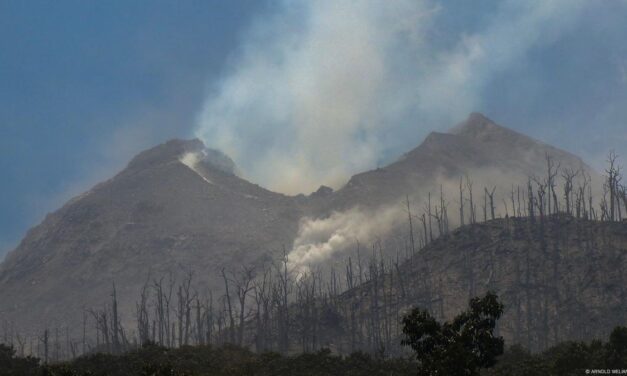 Costa Rica en alerta naranja por incremento de actividad del volcán Poás 