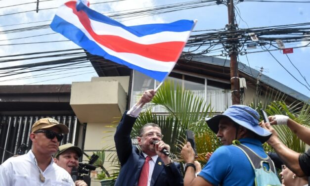 Fiscal investiga a presidente de Costa Rica