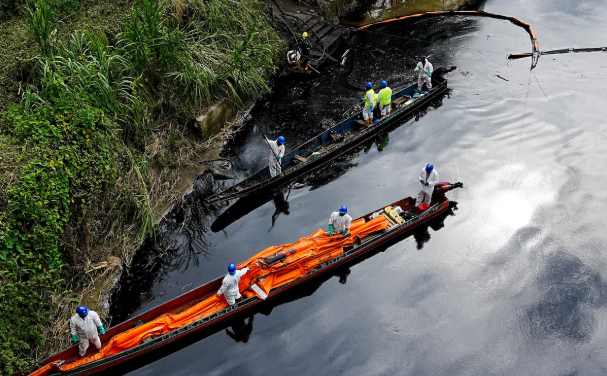Ecuador en alerta por derrame de petróleo