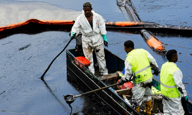 Ecuador intensifica medidas tras colapso de dique que contenía crudo