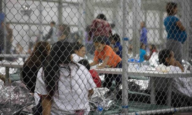 Los centros de ICE a punto de alcanzar su capacidad máxima de arrestos