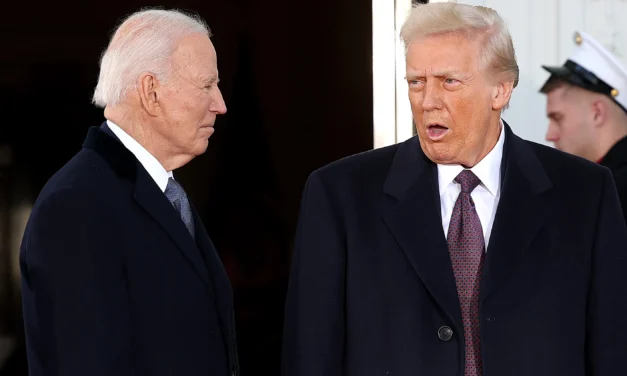 Trump retira accesos y permisos de seguridad a exfuncionarios de Biden