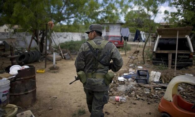 Cinco militares asesinados en México por civiles armados