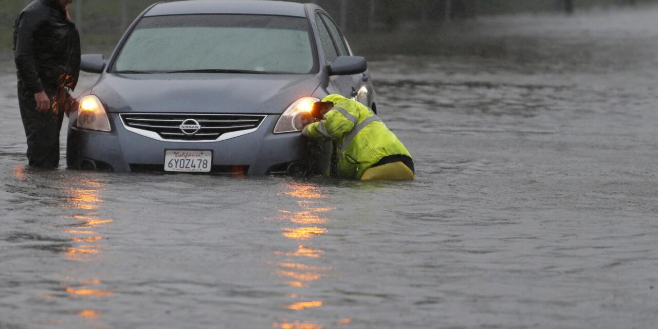 Evacuaciones en el sur de California ante la llegada de una tormenta intensa