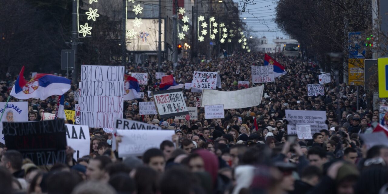 Serbia se prepara para una masiva protesta contra el gobierno