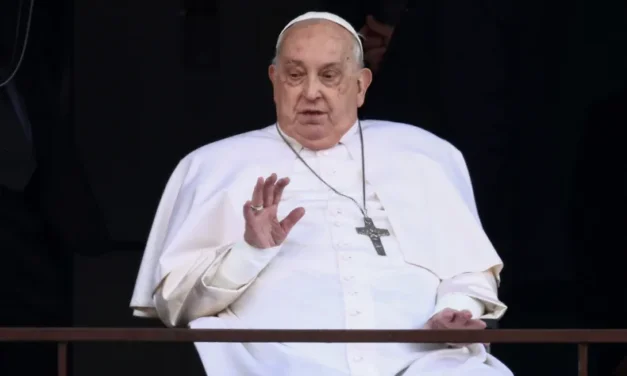 Dan de alta al papa Francisco