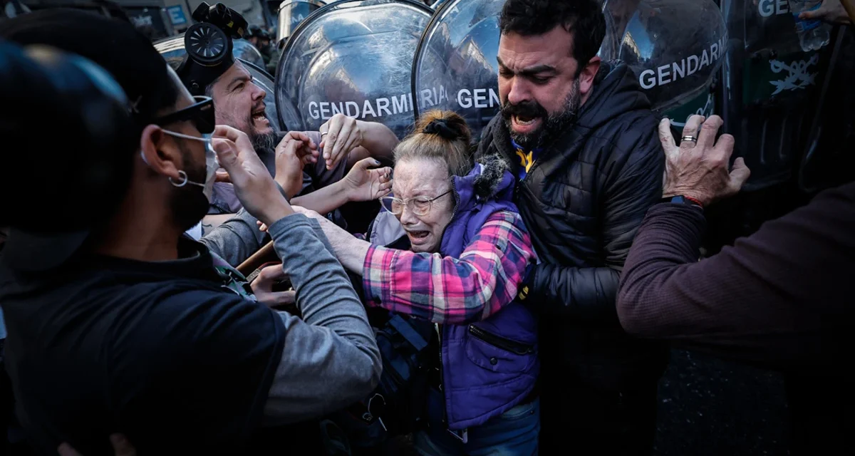 Violentos Enfrentamientos en Buenos Aires por Jubilaciones