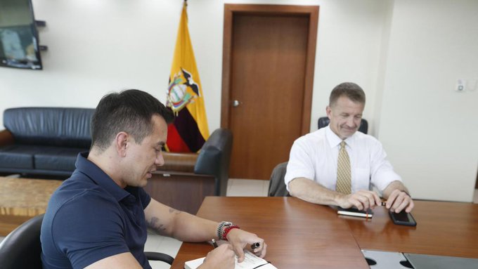 Presidente Noboa afirma alianza con el fundador de Blackwater