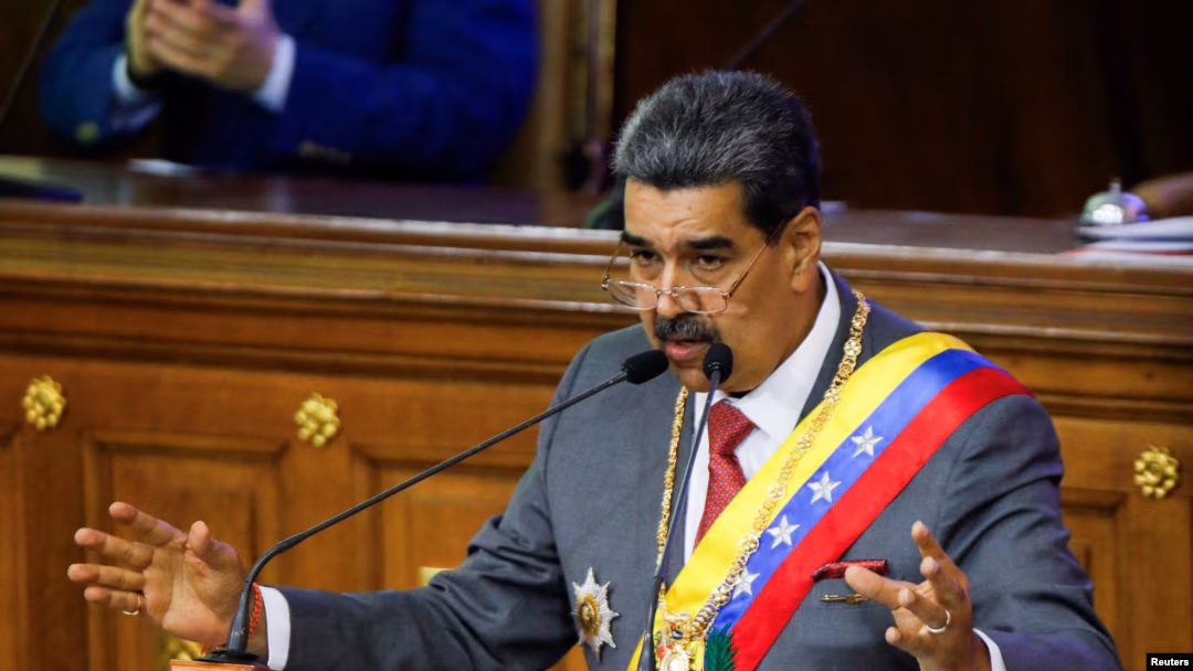 Maduro eleva bonificaciones a trabajadores, pero mantiene congelado el salario mínimo