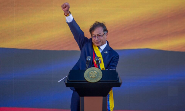 Suspenden investigación contra el presidente Petro y el financiamiento de su campaña electoral 
