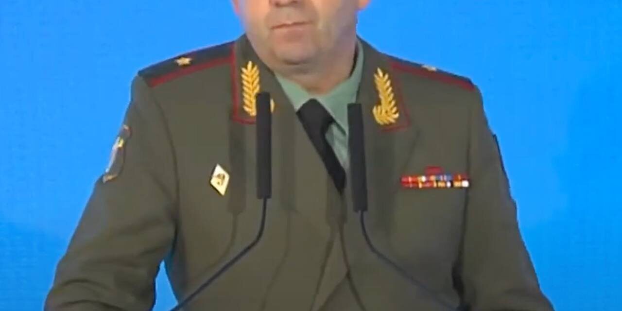 Atentado con coche bomba en Moscú contra un alto mando de Rusia.