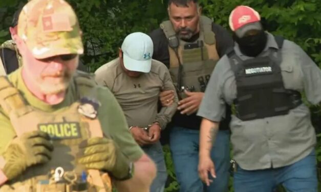 Migrantes viven bajo la amenaza de deportación