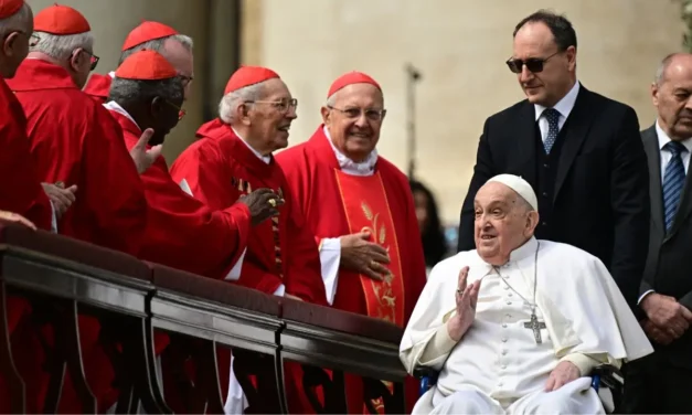 Cónclave para elegir sucesor de Francisco pierde a dos cardenales