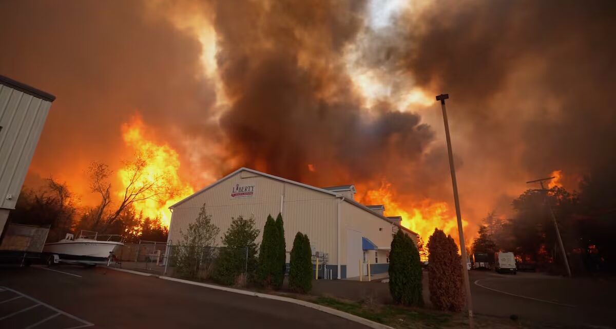 Joven acusado por desatar incendio forestal masivo en Nueva Jersey