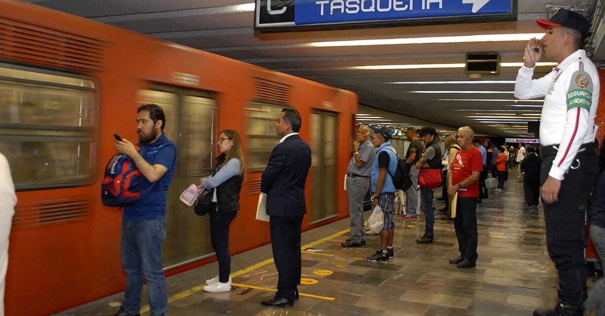 Aumenta el número de denuncias por pinchazos en el transporte público de México