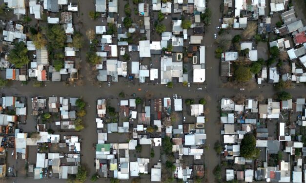 Muertos, desaparecidos y miles de evacuados es el saldo de severas inundaciones en Argentina