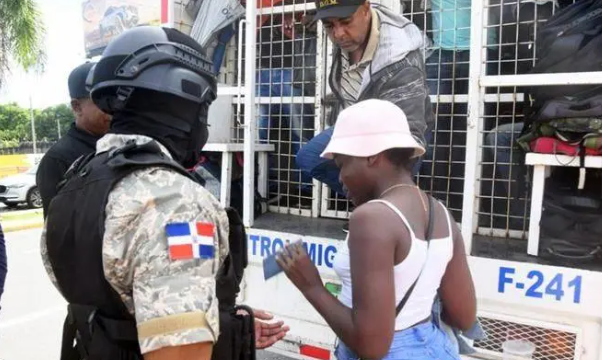 Más de 100 mil haitianos fueron deportados de República Dominicana