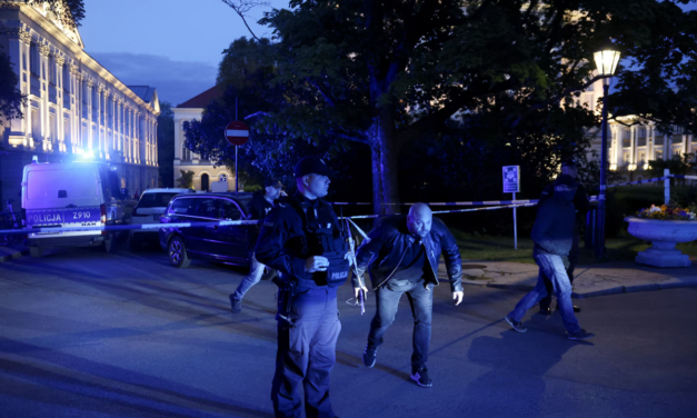 Violento ataque en el campus de la Universidad de Varsovia, Polonia.