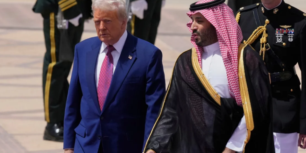 Donald Trump visita Arabia Saudita en busca de una alianza estratégica, económica y personal