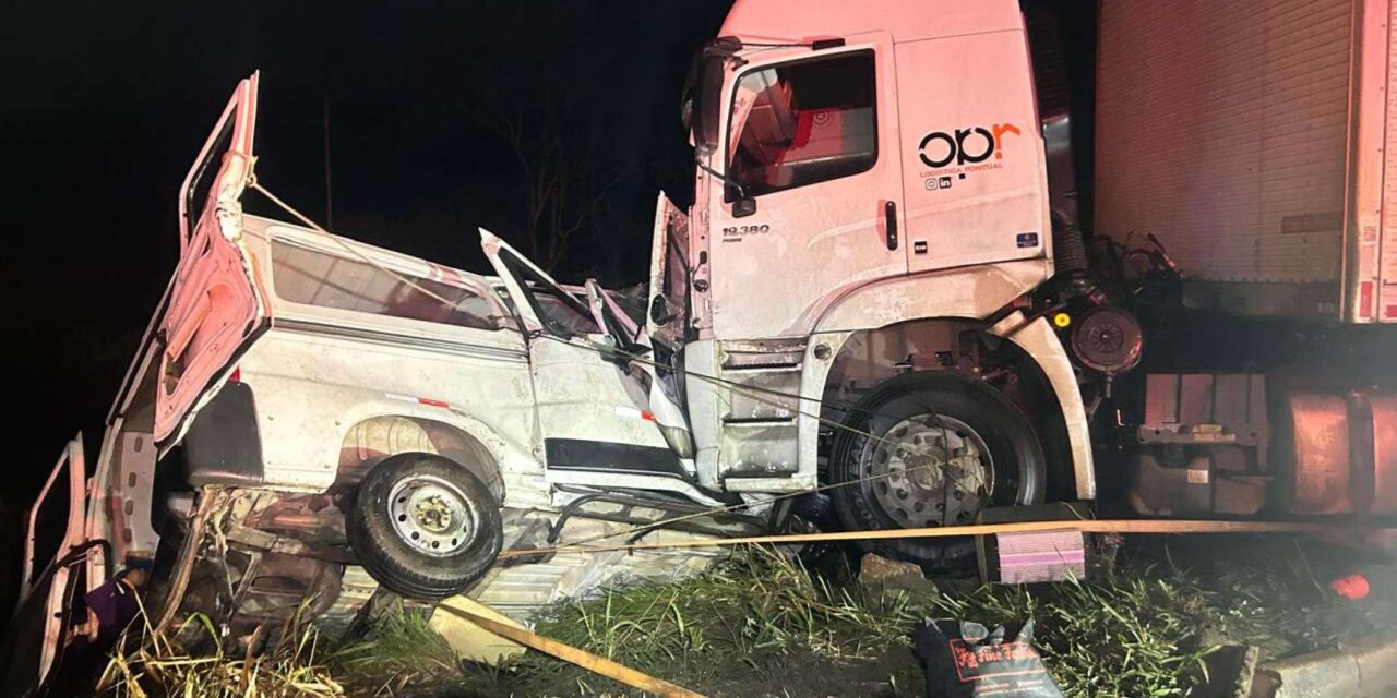 Nueve muertos y 10 heridos tras colisión de camión y microbús en Brasil
