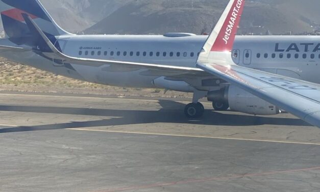 Aeropuerto de Arequipa suspende operaciones por aparato explosivo en zona de embarque.