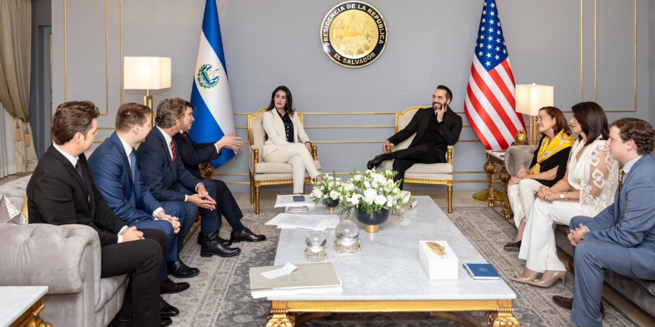 Congresistas de Estados Unidos visitan El Salvador