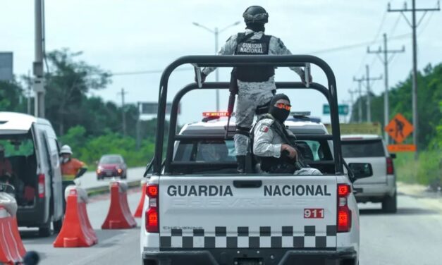 Once elementos de la Guardia Nacional fueron detenidos por robar combustible en Guanajuato, México