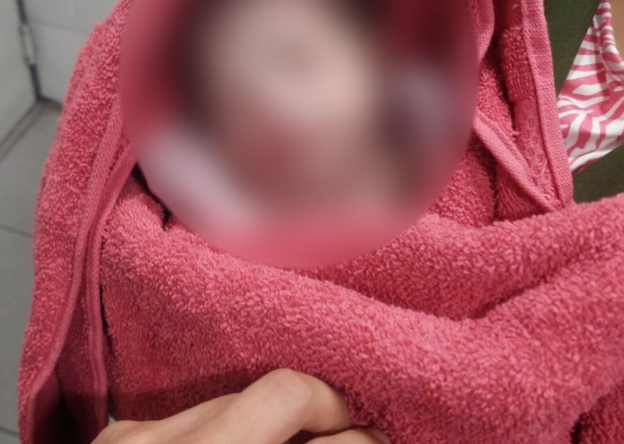 Un bebé recién nacido fue abandonado en el baño de un supermercado en México