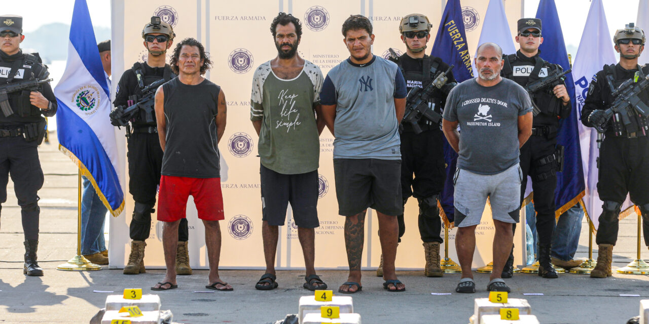 El Salvador incauta 1 tonelada de cocaína valorada en $25.6 millones en operación marítima