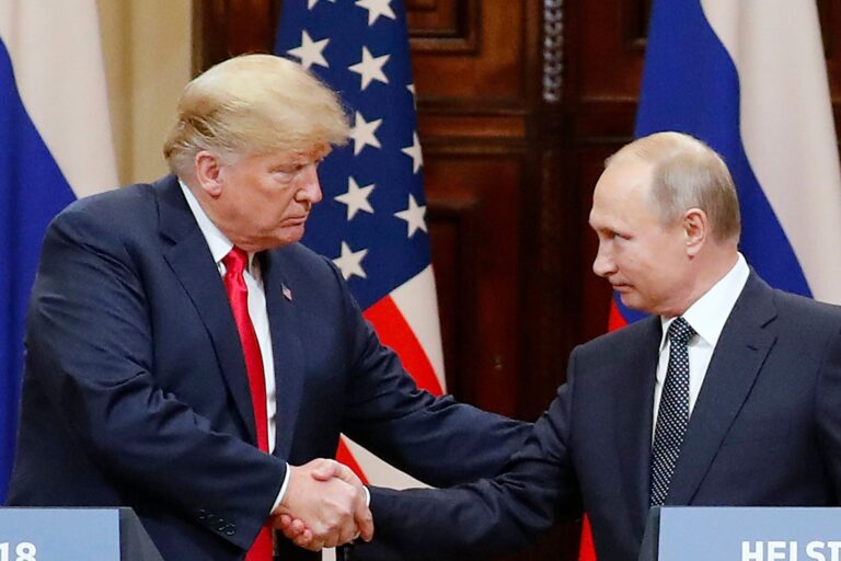 Trump y Putin hablan por teléfono sobre Ucrania
