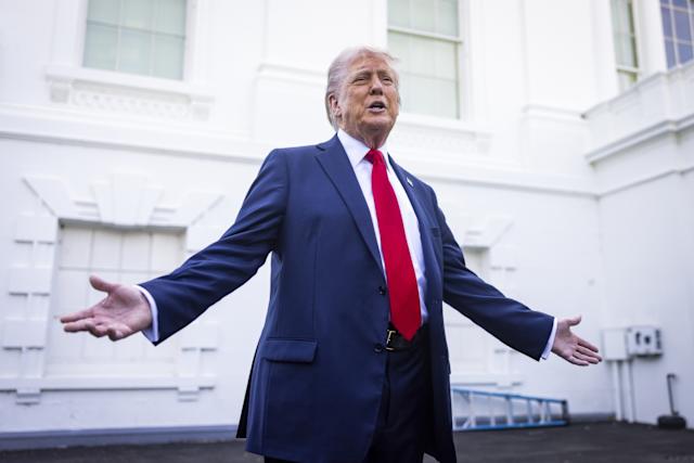 Trump propone recortes de USD 163.000 millones en programas «progresistas»