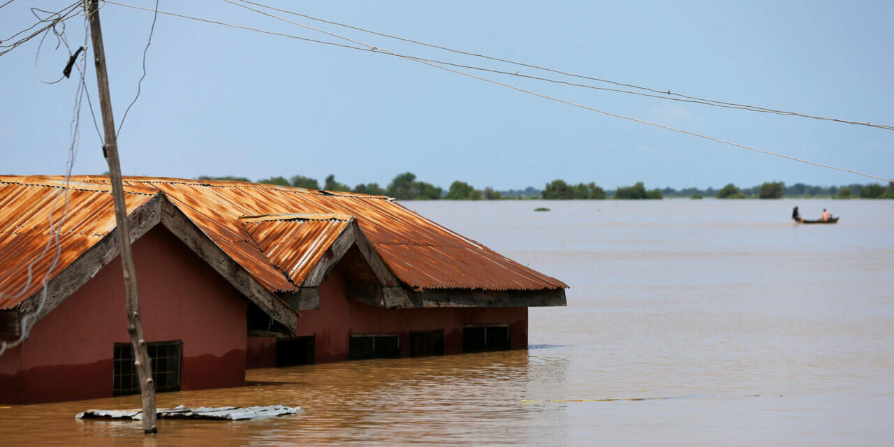 Aumenta a más de 100 el número de muertos por inundaciones en Nigeria