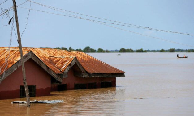 Aumenta a más de 100 el número de muertos por inundaciones en Nigeria