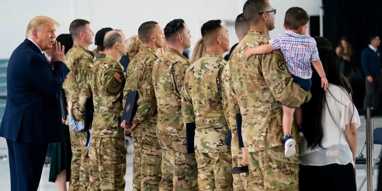 Corte federal ordena que Trump siga al frente de las tropas militares de California