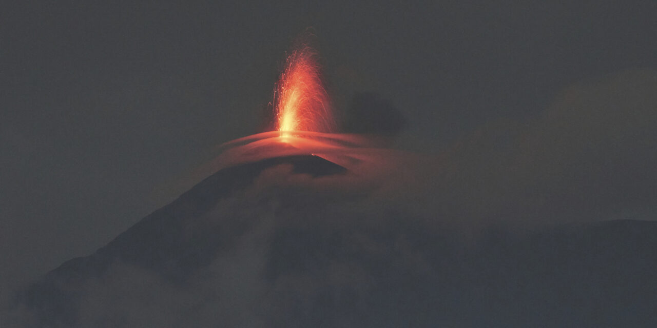 Más de 700 personas fueron evacuadas tras la erupción del volcán de Fuego en Guatemala