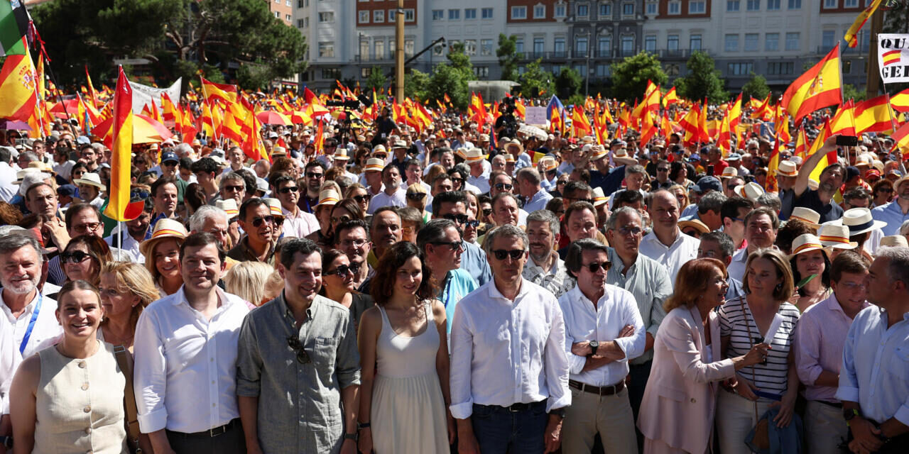 Españoles se manifestaron en contra del presidente Pedro Sánchez