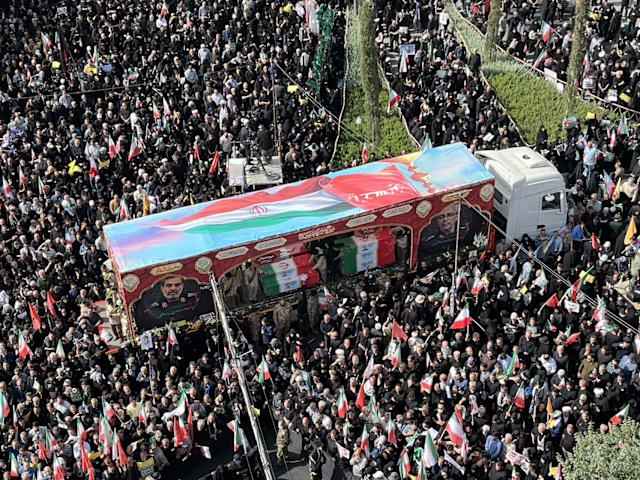 Irán realiza funeral de Estado por militares y científicos muertos en conflicto con Israel