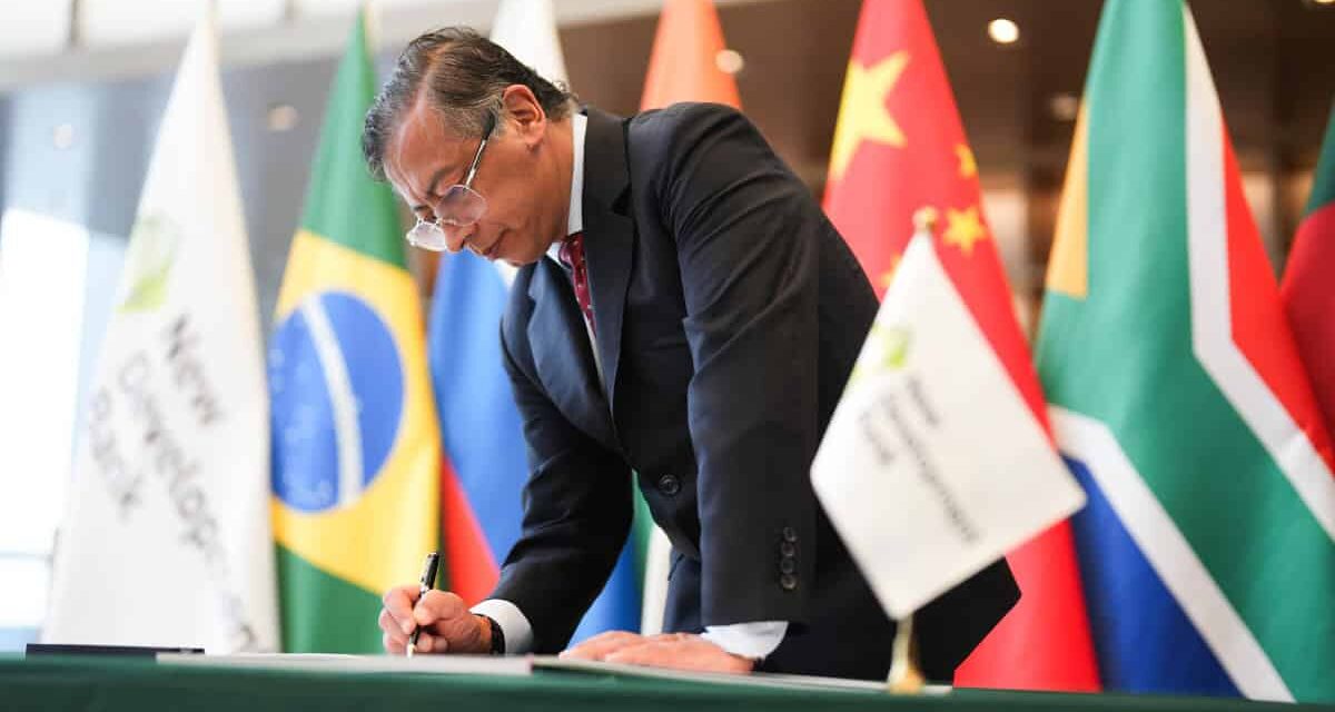 Colombia oficializa su adhesión al Banco de los BRICS