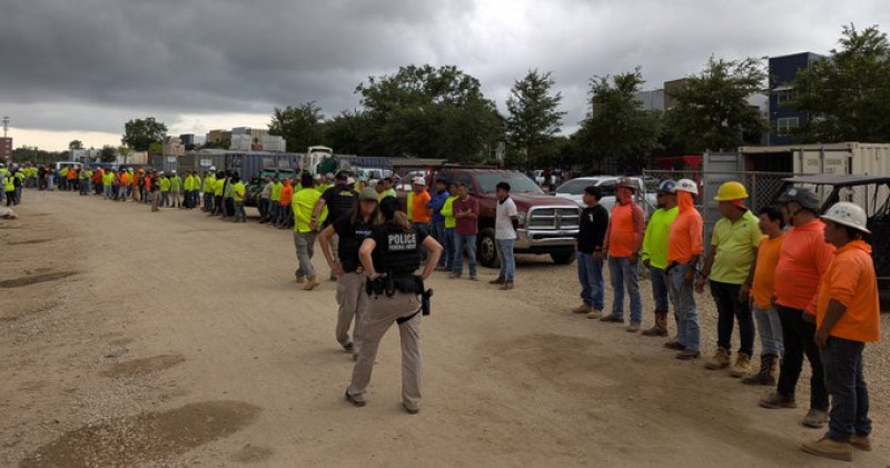 ICE irrumpió en una construcción en Virginia y desató una estampida