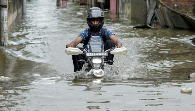 Al menos 30 muertos por inundaciones en el noreste de India