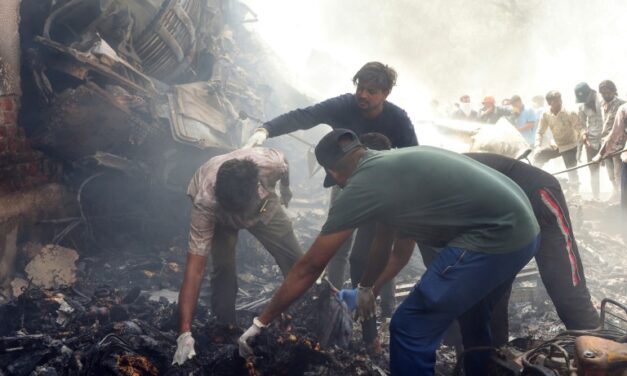 Tragedia Aérea en India: Avión de Air India se estrella