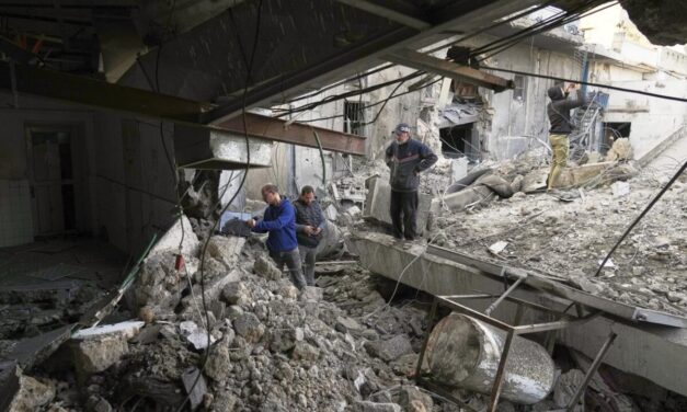 Bombardeo israelí deja fuera de servicio un centro de diálisis en el norte de Gaza