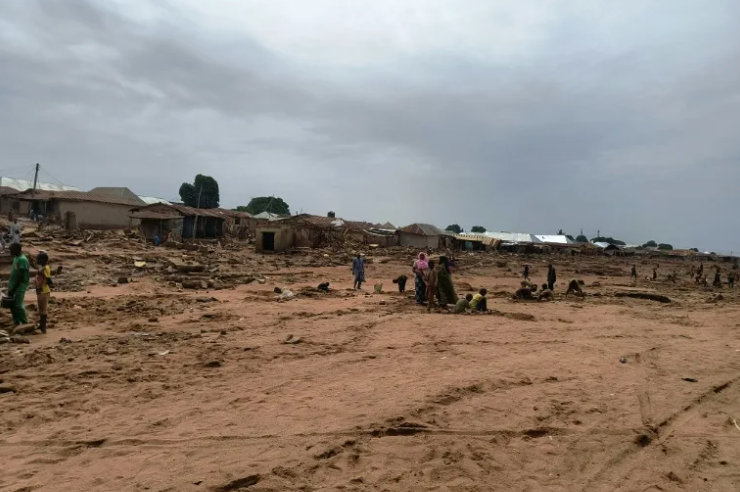 Alrededor de 200 muertos dejan las catastróficas inundaciones en Nigeria