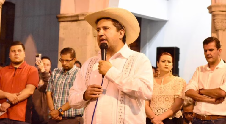 Alcalde mexicano comparte video de sicarios entrenando en un campo de adiestramiento