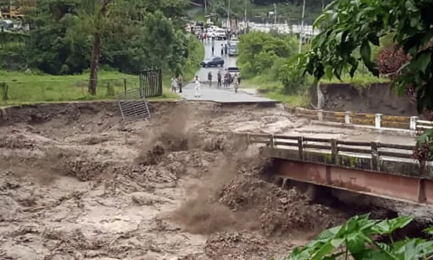 Intensas lluvias dejan inundaciones en Venezuela