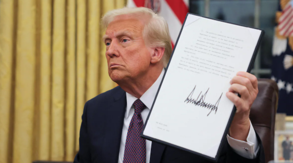 Corte autoriza a Trump a continuar con la medida de eliminación de ciudadanía por nacimiento