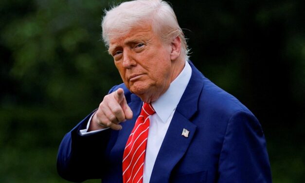 Trump firmó un decreto que aumenta en hasta un 50% los aranceles a las importaciones de acero y aluminio